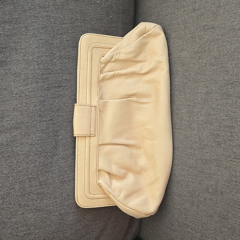 Vintage Liz Claiborne Leather Clutch With Magnetic Closure - Picture 2 of 11